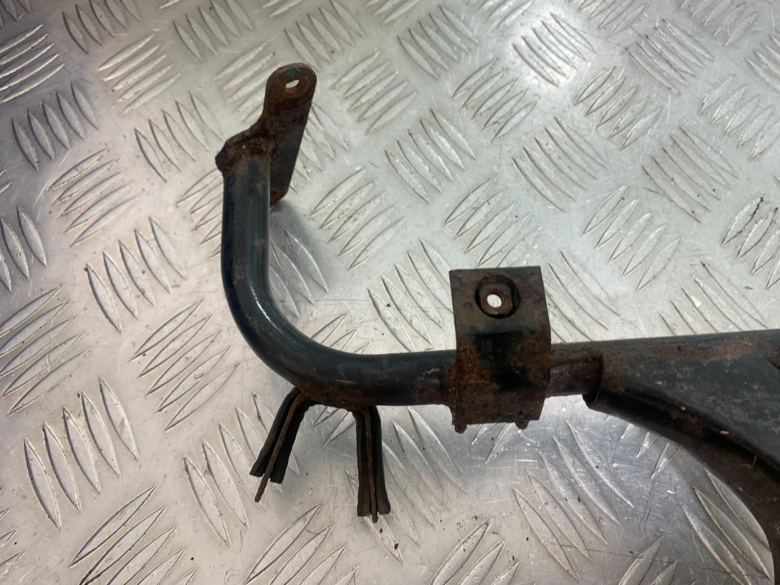 KAWASAKI ZZR1100 D FAIRING BRACKET  YEAR 1993-2001 (CMB1164)