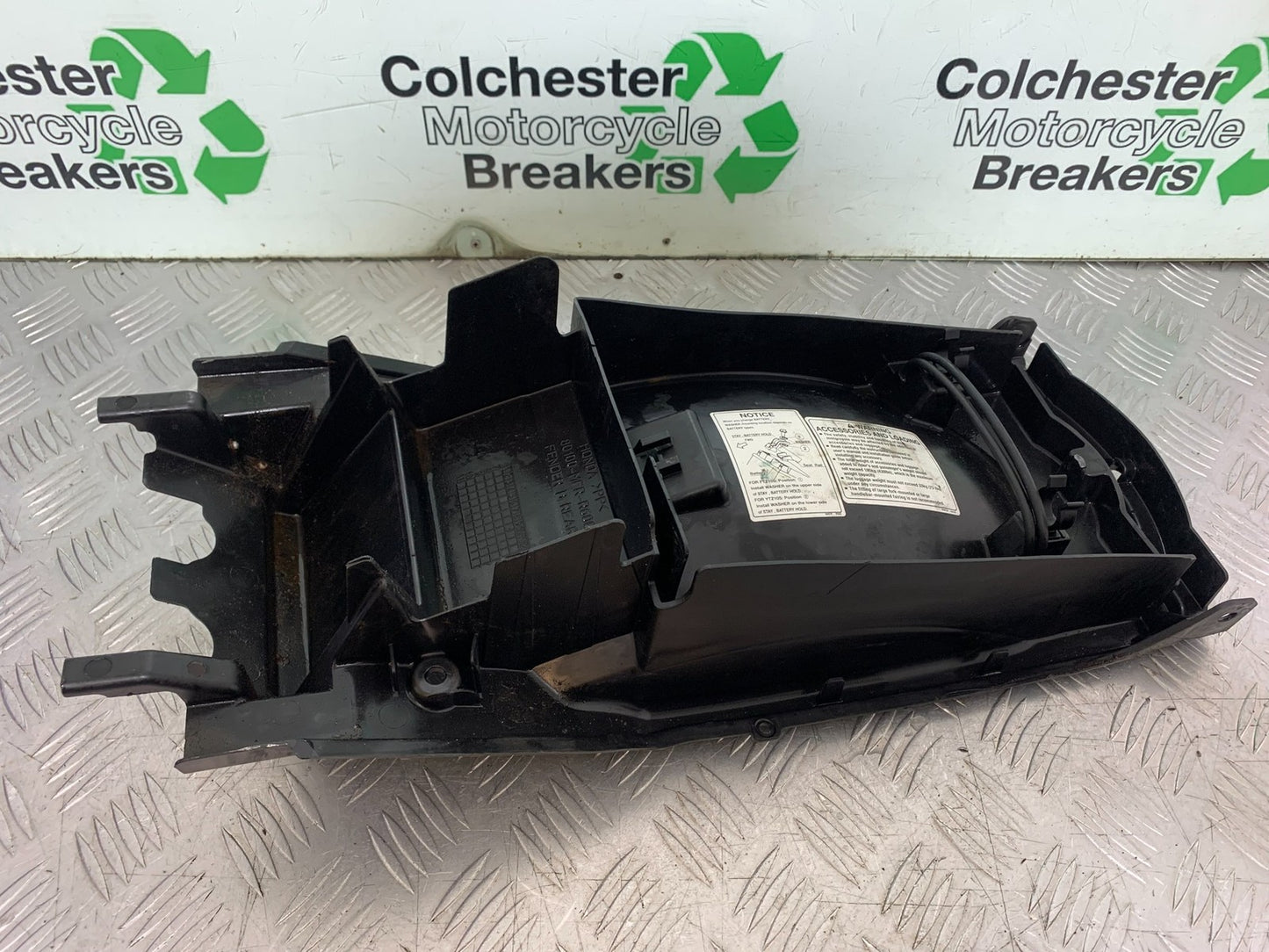 HONDA CBF600 CBF 600 UNDERTRAY    YEAR 2004 -07 (CMB1247)