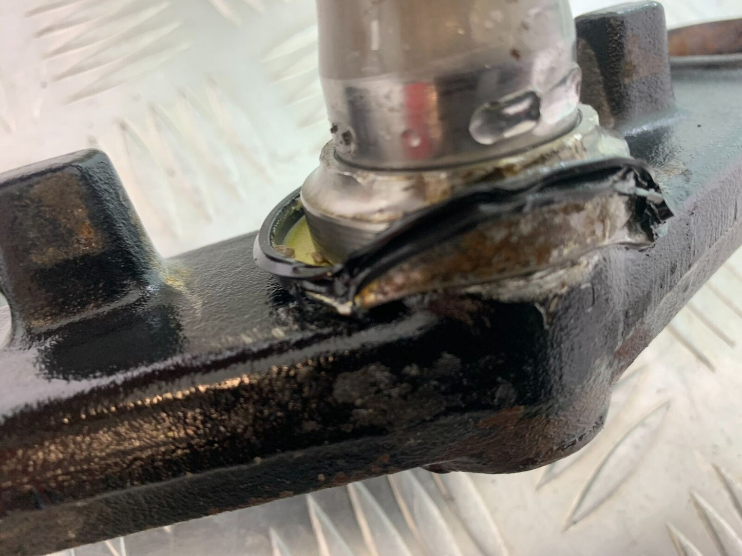 HONDA VFR800 VFR 800 V-TEC BOTTOM YOKE  YEAR 2002 -09 (CMB1012)