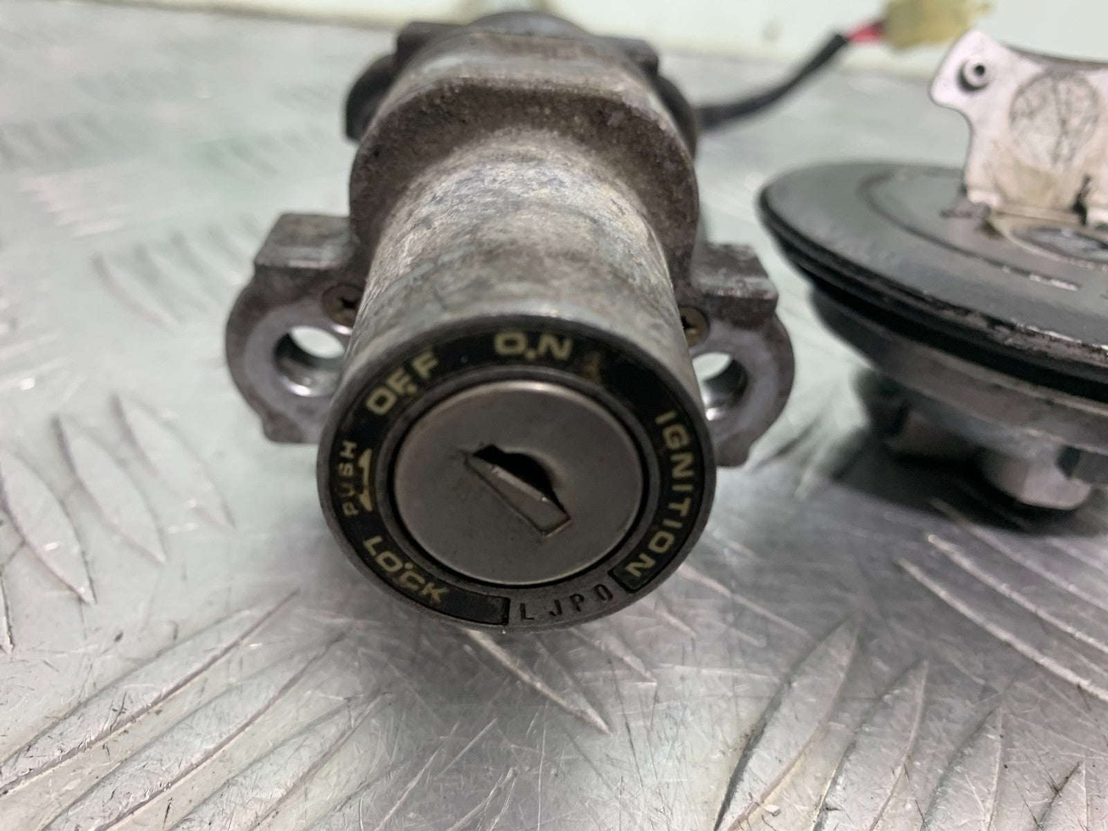 HONDA CB600 CB 600 HORNET IGNITION AND PETROL CAP   YEAR 1998-2002 (CMB1297)