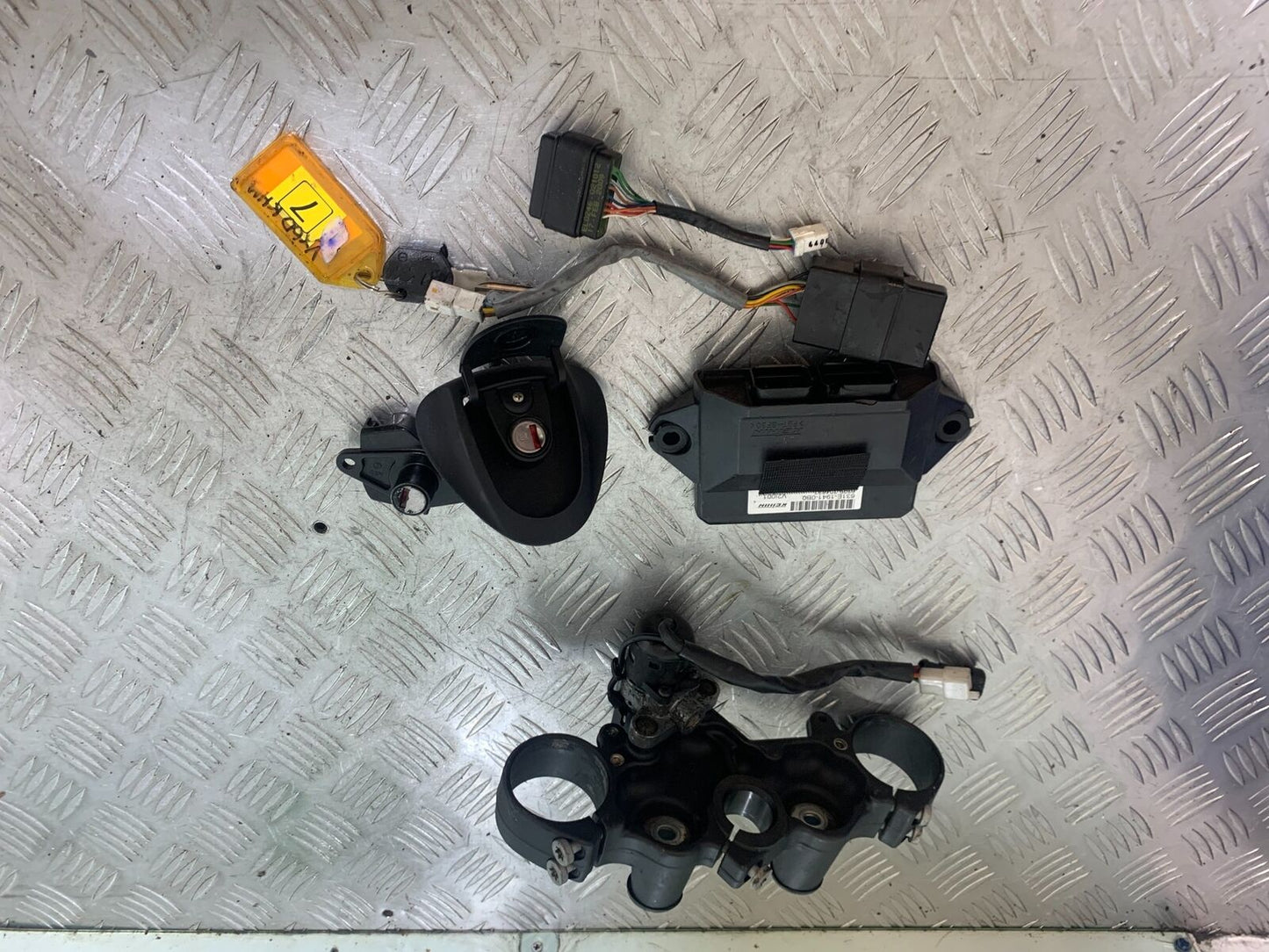 KTM 990 SUPERMOTO T ECU LOCKS KEY   YEAR 2010-2011  (CMB1127)