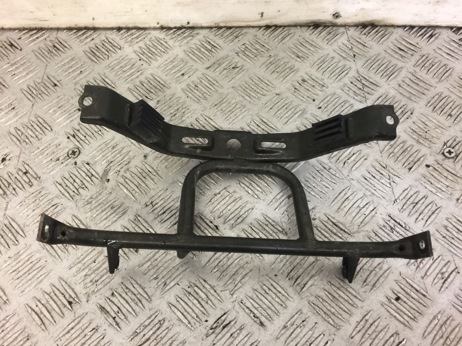 HONDA PC800 PC 800 PACIFIC COAST REAR MOUNTING BRACKET  YEAR 1998 (STOCK 516)
