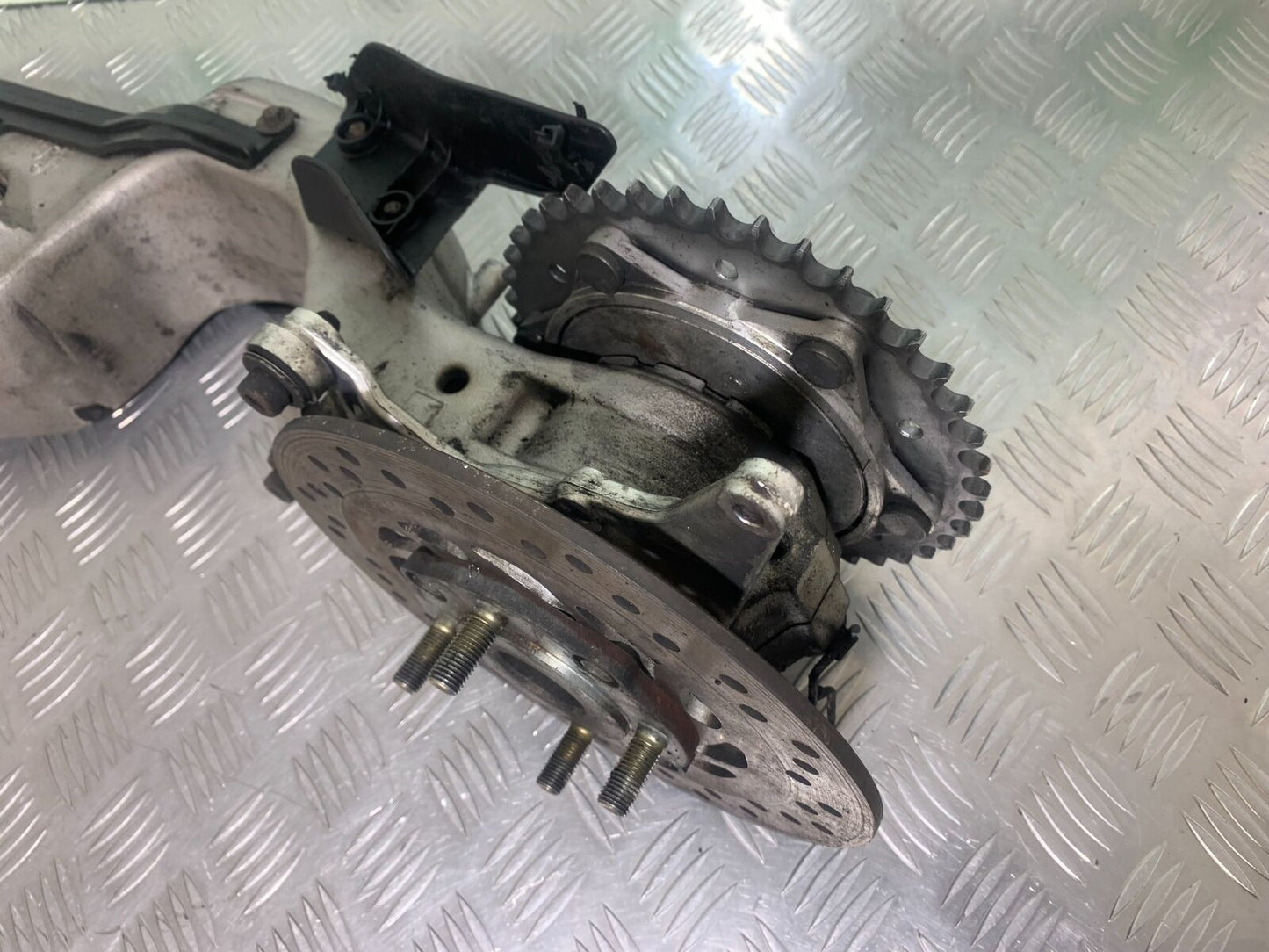 HONDA VFR800 VFR 800 V-TEC SWINGARM  YEAR 2002 -09 (CMB1012)