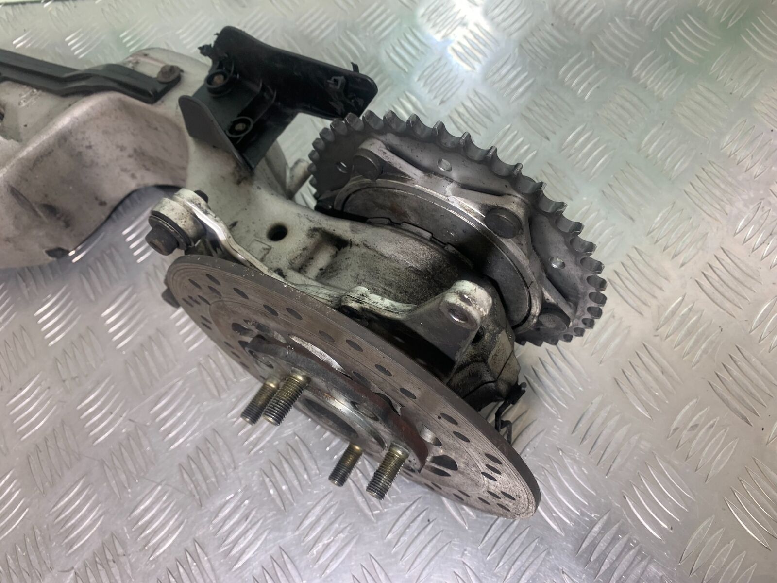 HONDA VFR800 VFR 800 V-TEC SWINGARM  YEAR 2002 -09 (CMB1012)