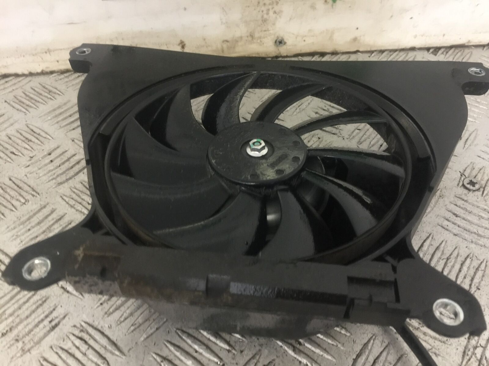 KAWASAKI NINJA 650 RADIATOR FAN YEAR 2020 (STOCK 726)