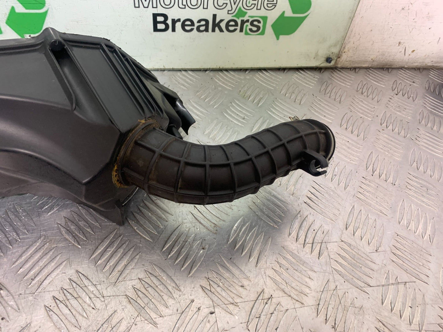 YAMAHA XMAX 300 AIRBOX   YEAR 2017-2020 (CMB1218)