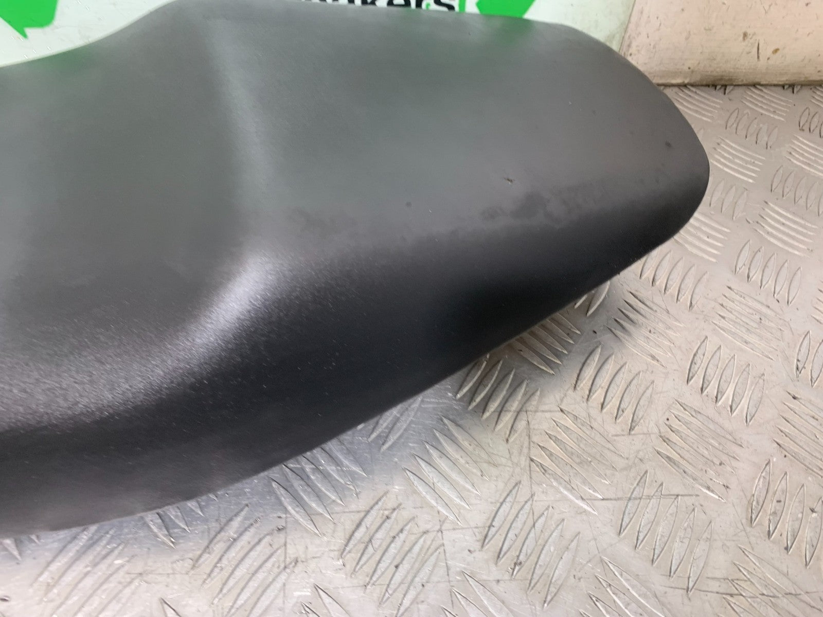 HONDA CBR1100 BLACKBIRD SEAT  YEAR 1999-2005 (CMB1232)
