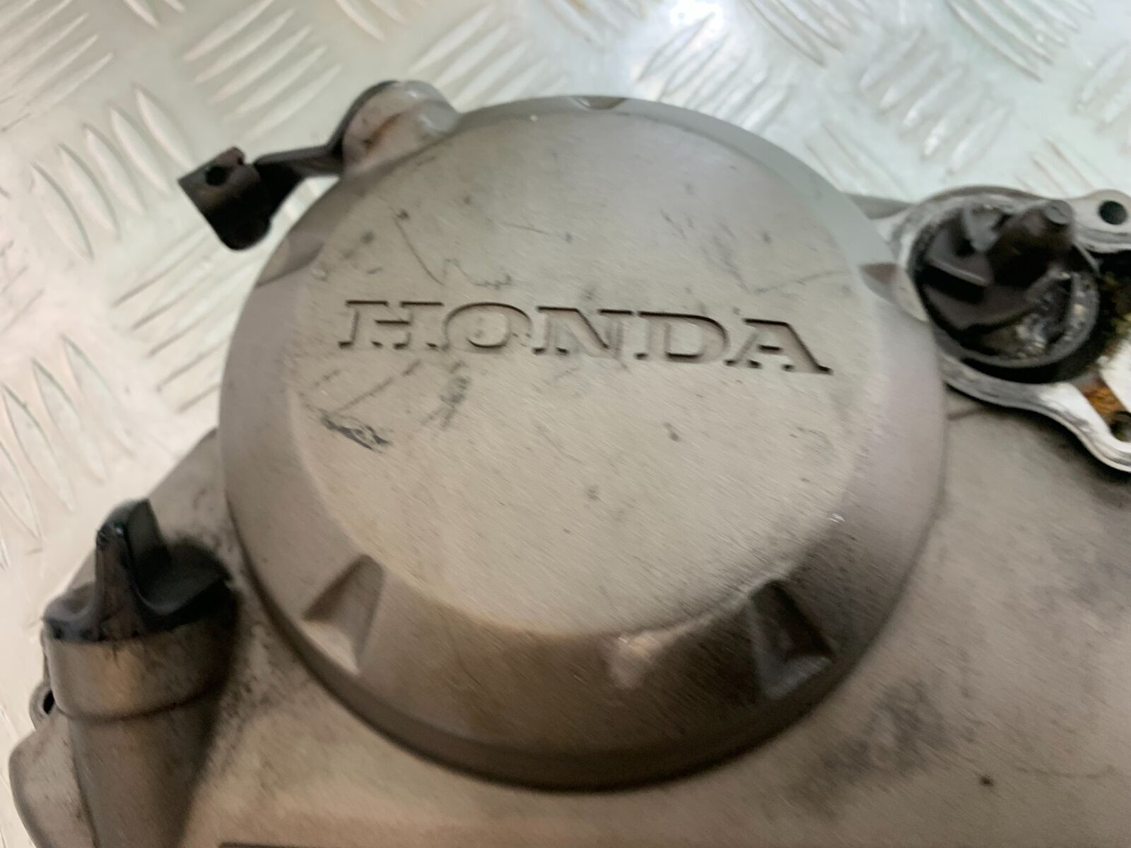 HONDA CBR125 CBR 125 CLUTCH COVER   YEAR 2004-06  (CMB1040)