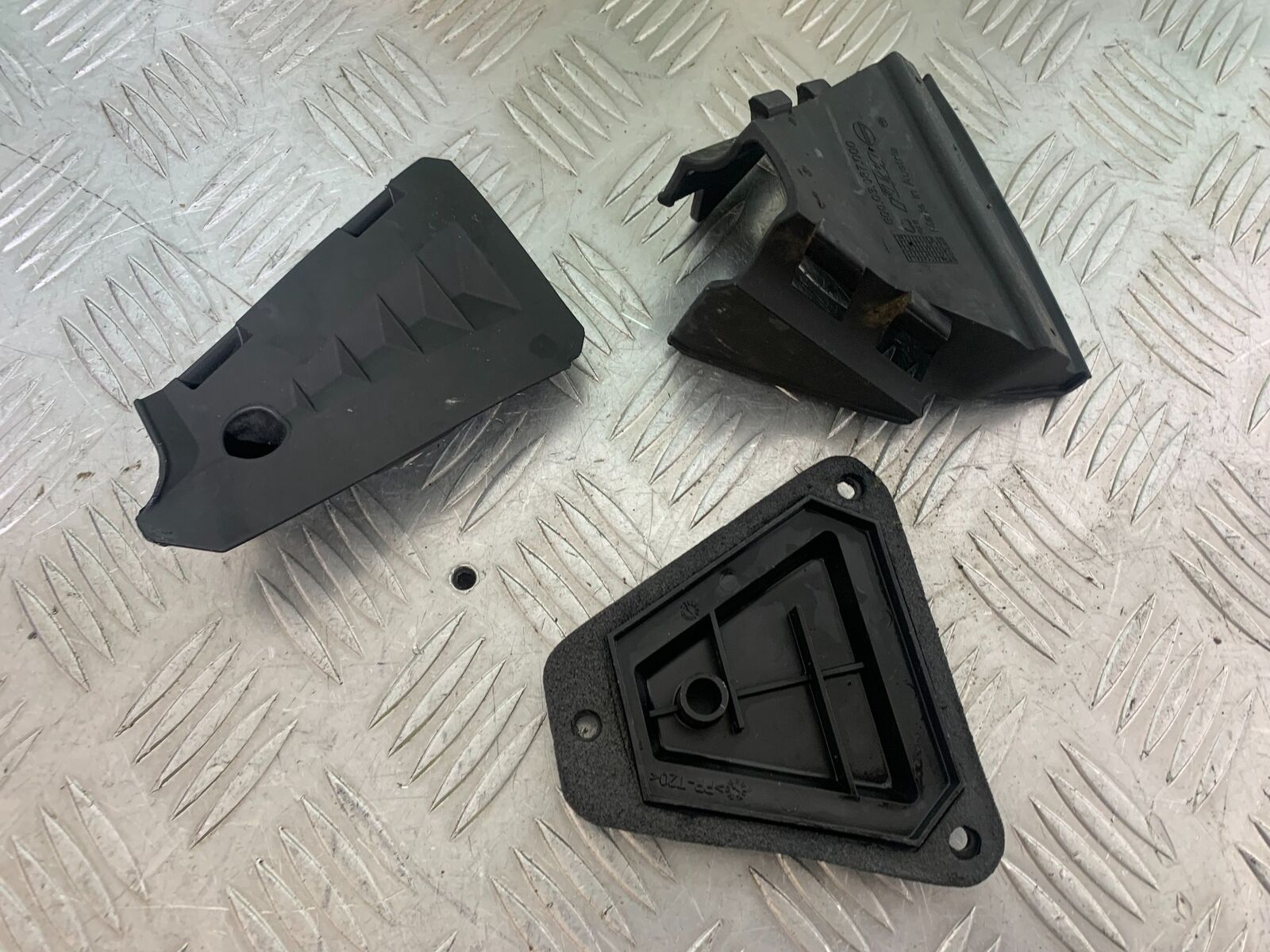 KTM 990 SUPERMOTO T INFILL PANELS  YEAR 2010-2011  (CMB1127)