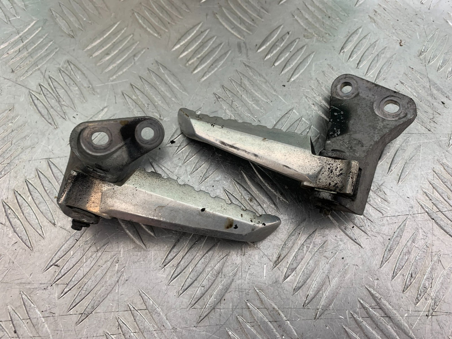 YAMAHA XMAX 125 XMAX-125 FOOTPEGS   YEAR 2015-2020  (CMB1266)