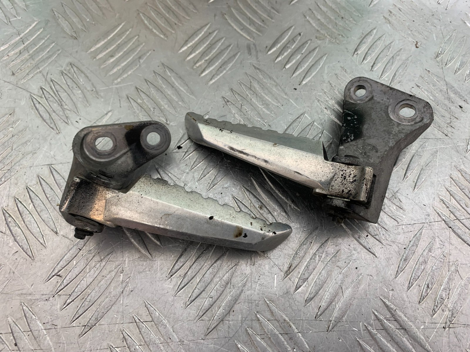 YAMAHA XMAX 125 XMAX-125 FOOTPEGS   YEAR 2015-2020  (CMB1266)