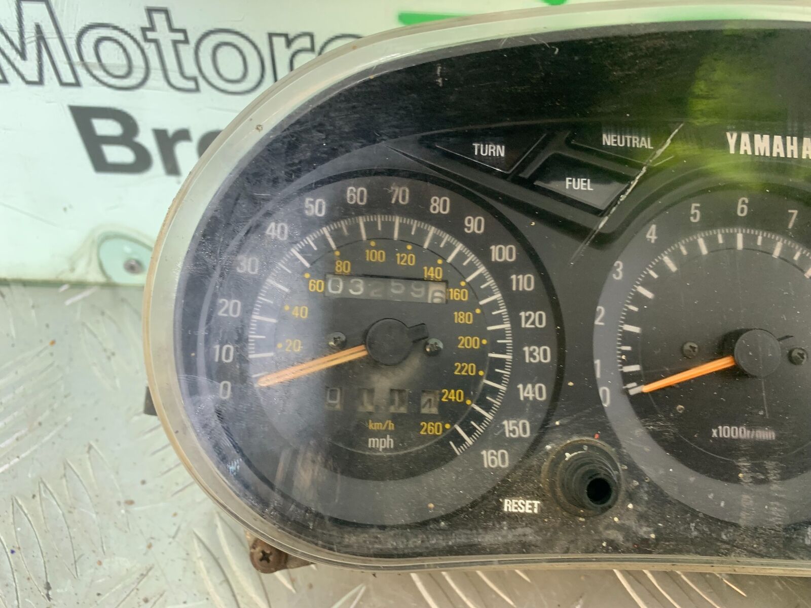 YAMAHA FJ1100 FJ 1100 CLOCKS SPEEDO DASH (SOLD AS PARTS) YEAR 1984-85 (CMB1101)