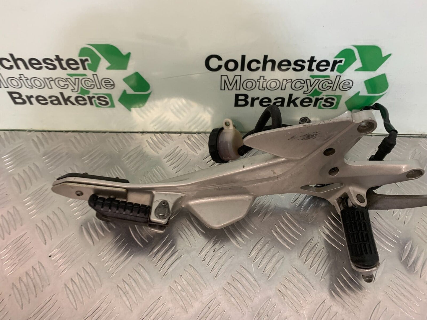 HONDA CBF600 CBF 600 SA-5 FRONT RIGHT HANGER YEAR 2004 -07  (STOCK 965)