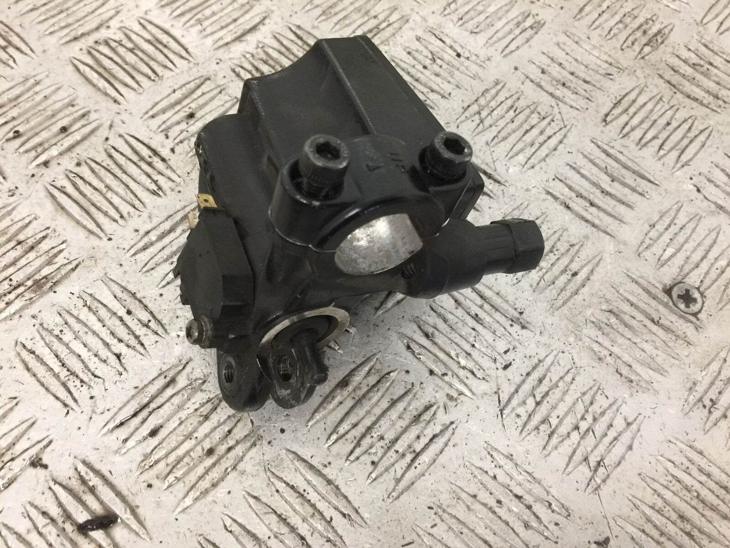 YAMAHA MT09 MT-09 FRONT BRAKE MASTER CYLINDER  YEAR 2018 (STOCK 906)