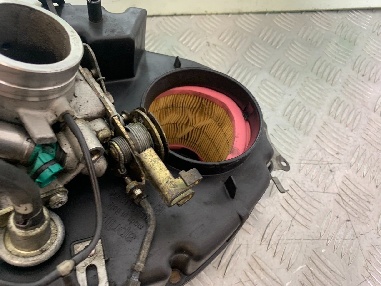 APRILIA RSV1000 RSV 1000 MILLE THROTTLE BODIES   1998- 2003 (CMB1184)