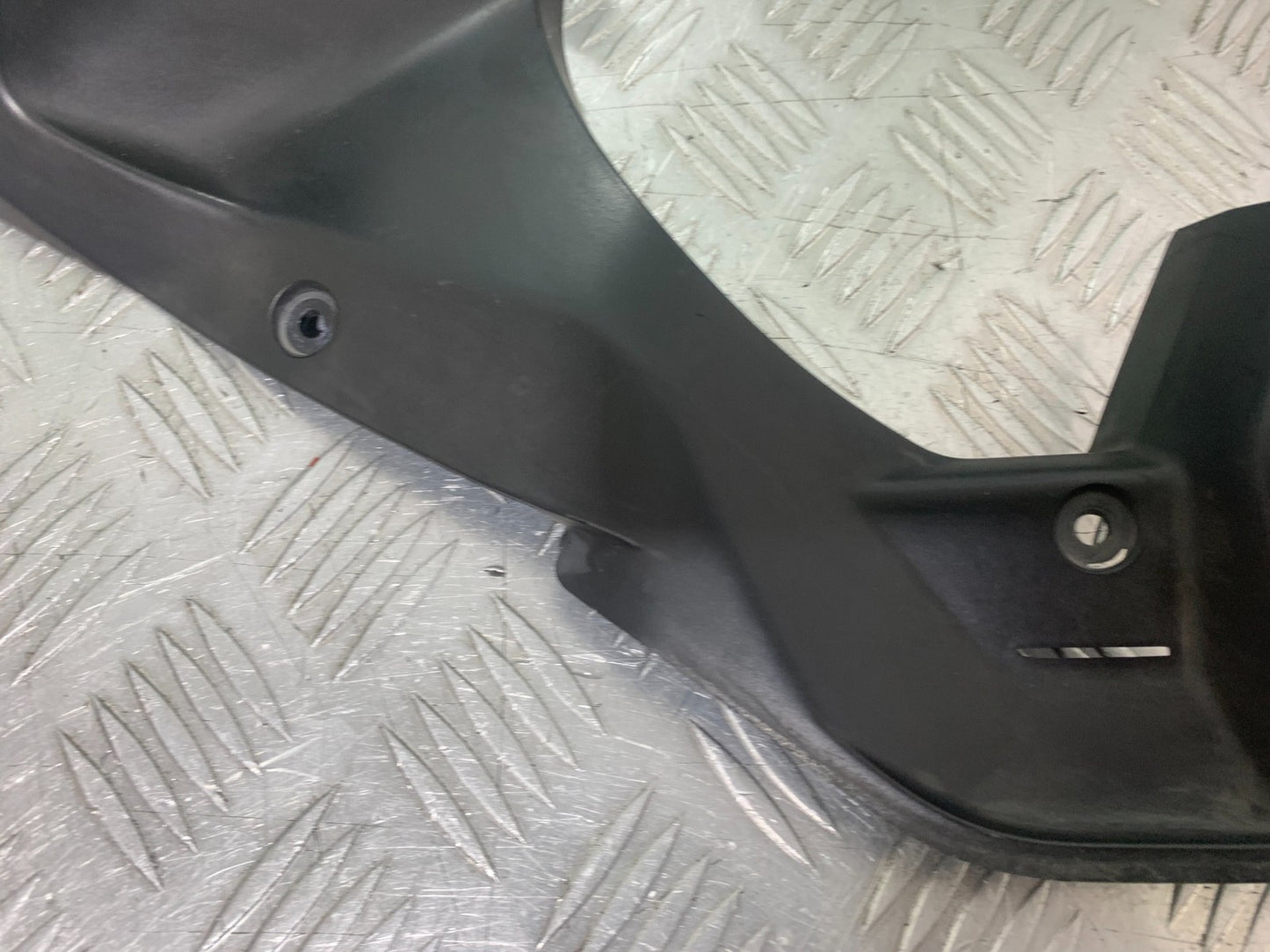 YAMAHA YZF-R125 YZF 125 LEFT TOP FAIRING INFILL PANEL  YEAR 2019-2022 (CMB1263)