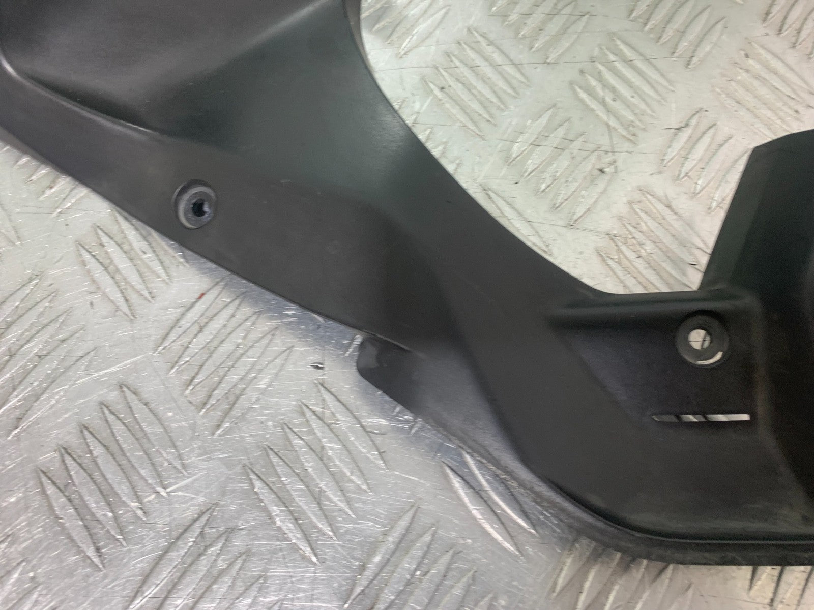 YAMAHA YZF-R125 YZF 125 LEFT TOP FAIRING INFILL PANEL  YEAR 2019-2022 (CMB1263)