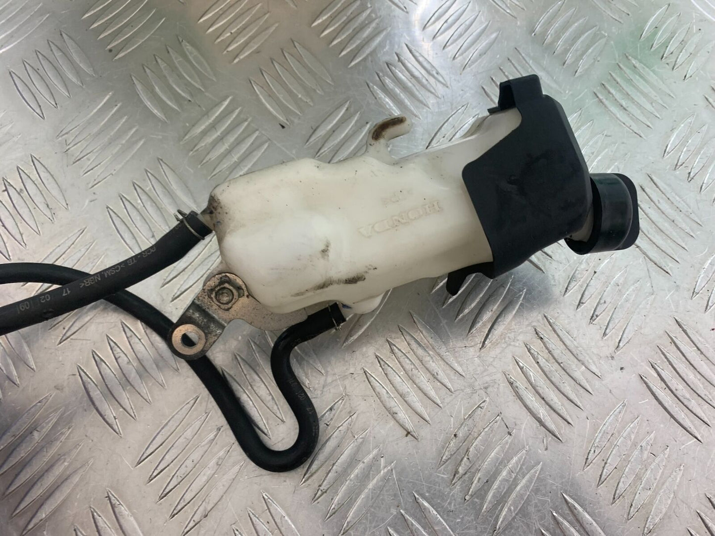 HONDA CB650 F CB 650 FA-H COOLANT BOTTLE   YEAR 2017- 2019 (CMB1087)