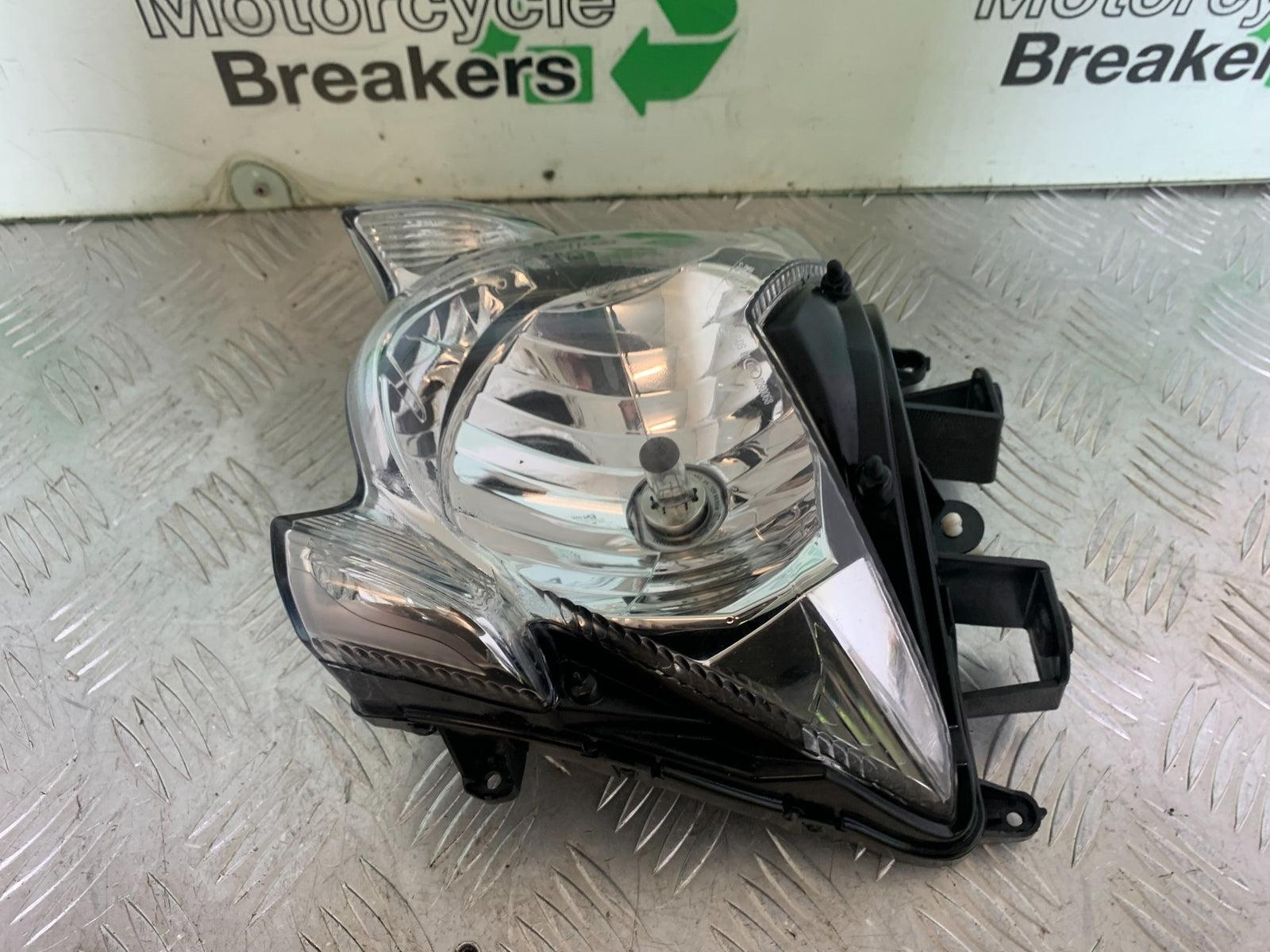 SUZUKI GSX S 1000 GSX-S 1000 HEADLIGHT   YEAR 2016-2019 (CMB1082)