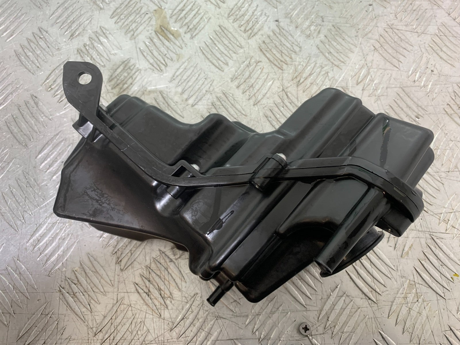 TRIUMPH TRIDENT 660 AIRBOX YEAR 2021-2024 (CMB1295)