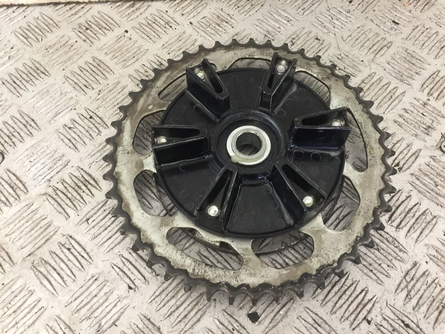 YAMAHA MT09 MT-09 REAR SPROCKET CARRIER  YEAR 2019 (STOCK 730)
