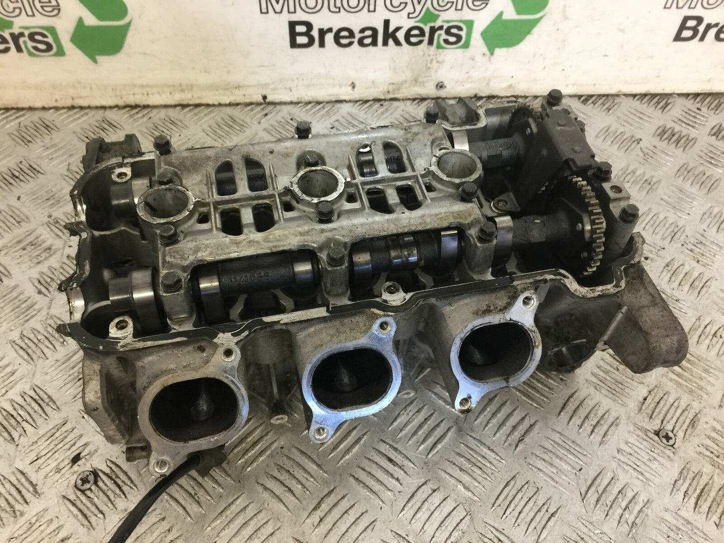 TRIUMPH 1050 SPRINT CYLINDER HEAD AND CAMS  YEAR 2010 (STOCK 676)