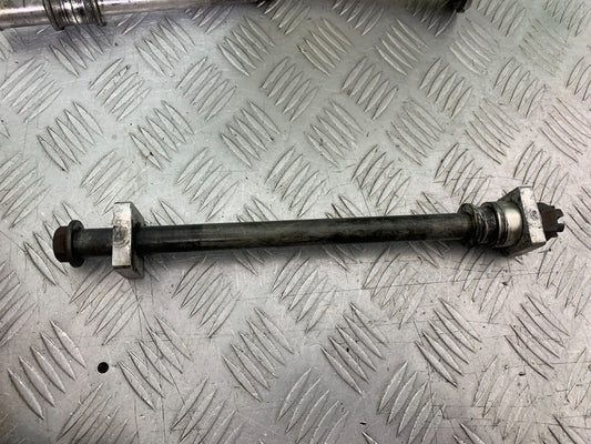 KAWASAKI ZX9R ZX9 R REAR WHEEL SPINDLE  YEAR 1998-1999 (CMB1329)