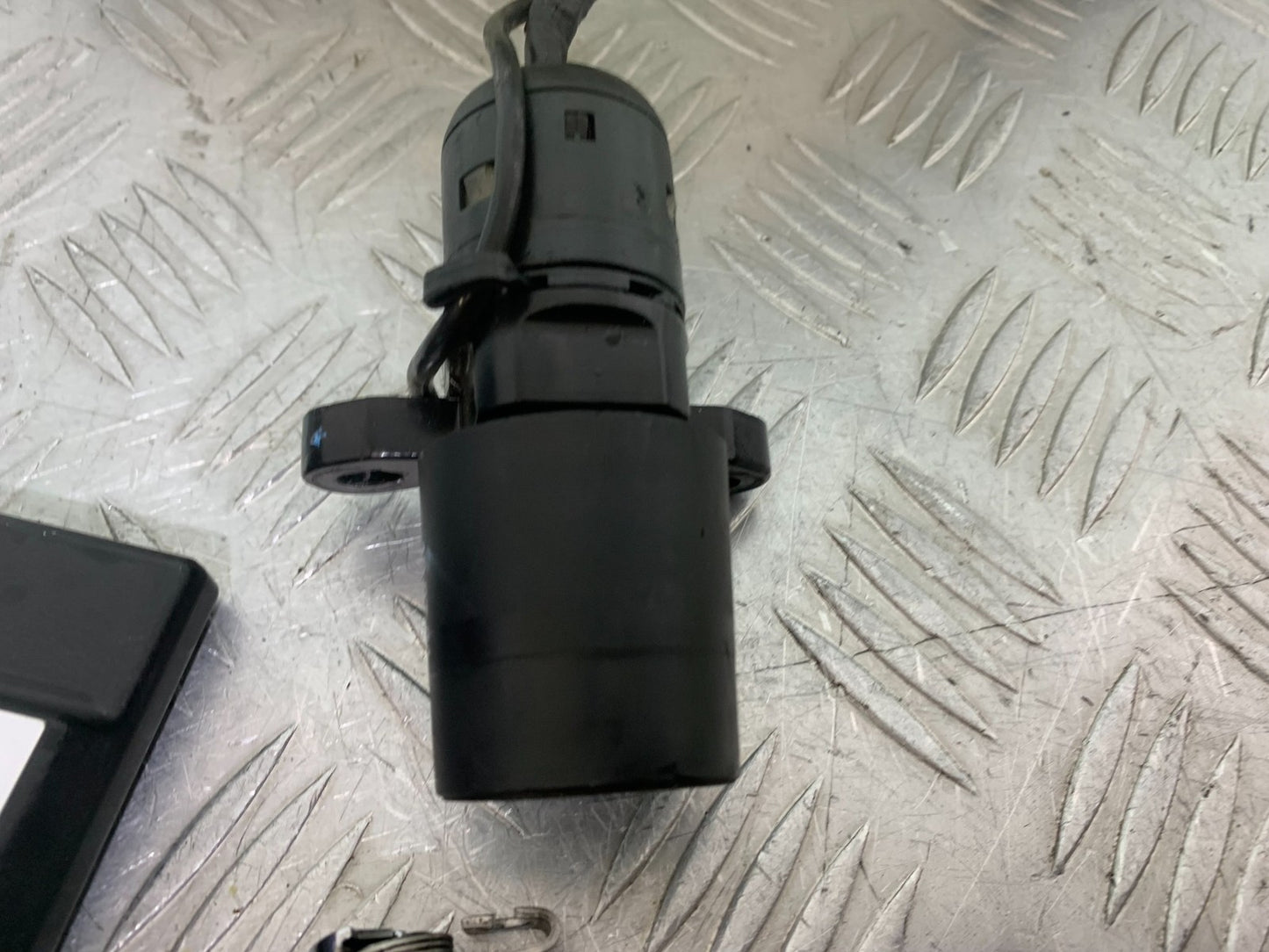 TRIUMPH TRIDENT 660 ECU LOCKS KEY  YEAR 2021-2024 (CMB1295)