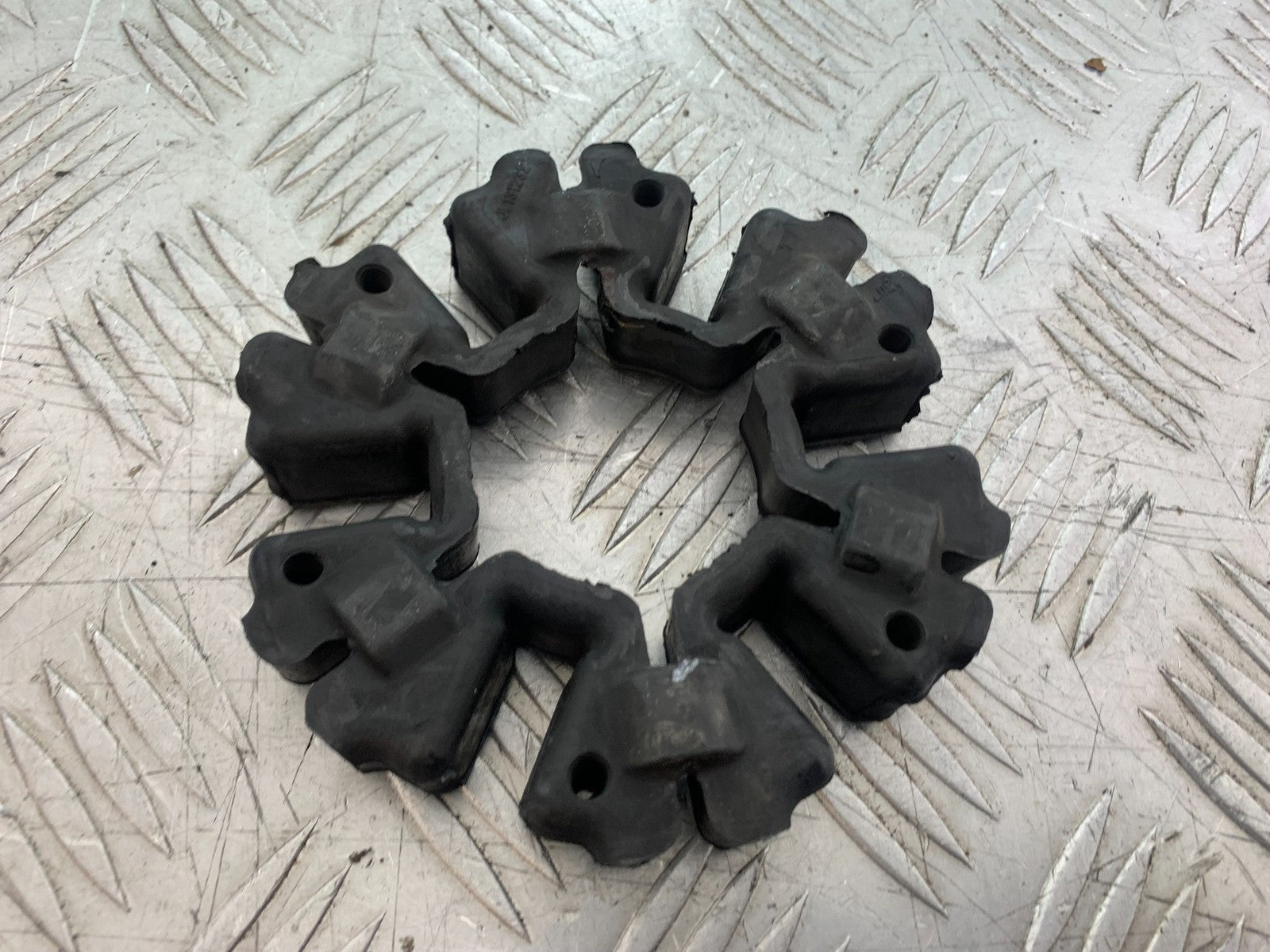 KTM RC125 RC 125 RC CUSH DRIVE RUBBERS  2014 2017 (CMB1199)