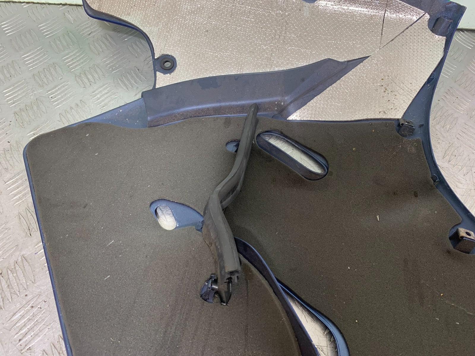 KAWASAKI ZZR1100 D RIGHT FAIRING PANEL YEAR 1993-2001 (CMB1289)