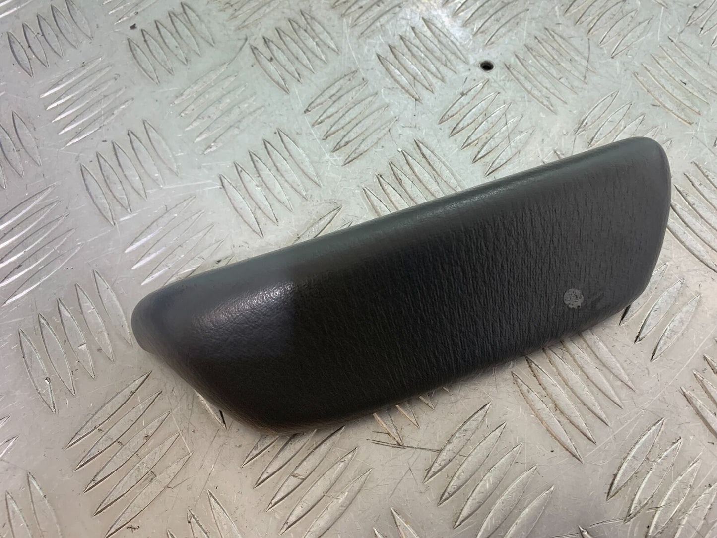 HONDA VFR750 VFR 750 FL-M-N-P REAR SEAT COWL PAD  YEAR 1990-93 (CMB1093)