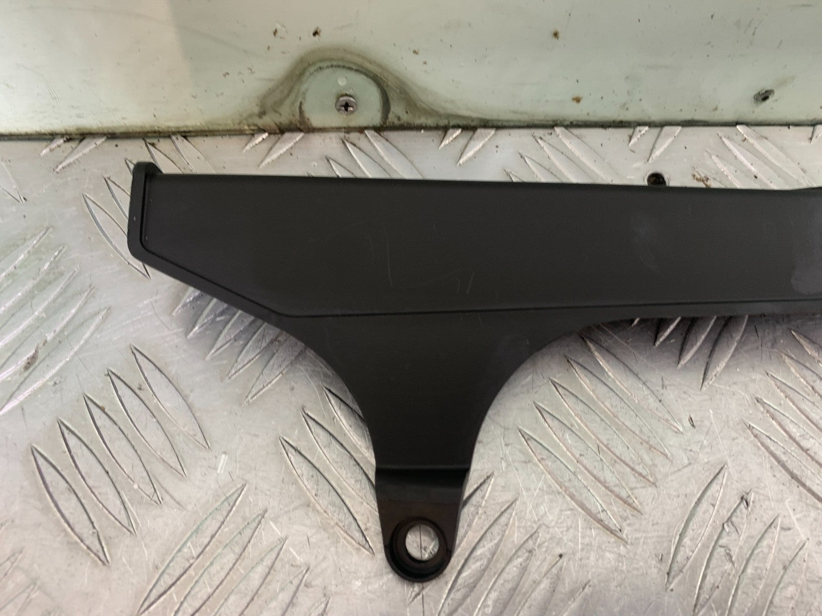 HONDA CBR1000 rr FIREBLADE CHAIN GUARD  2012-2016 (CMB1280)
