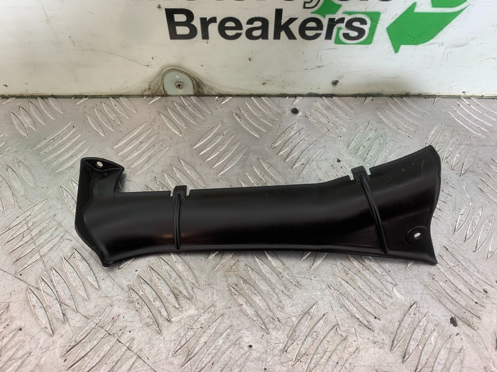 KTM 690 DUKE R LC4 CABLE GUIDE INFILL YEAR 2012-2015  (CMB1180)