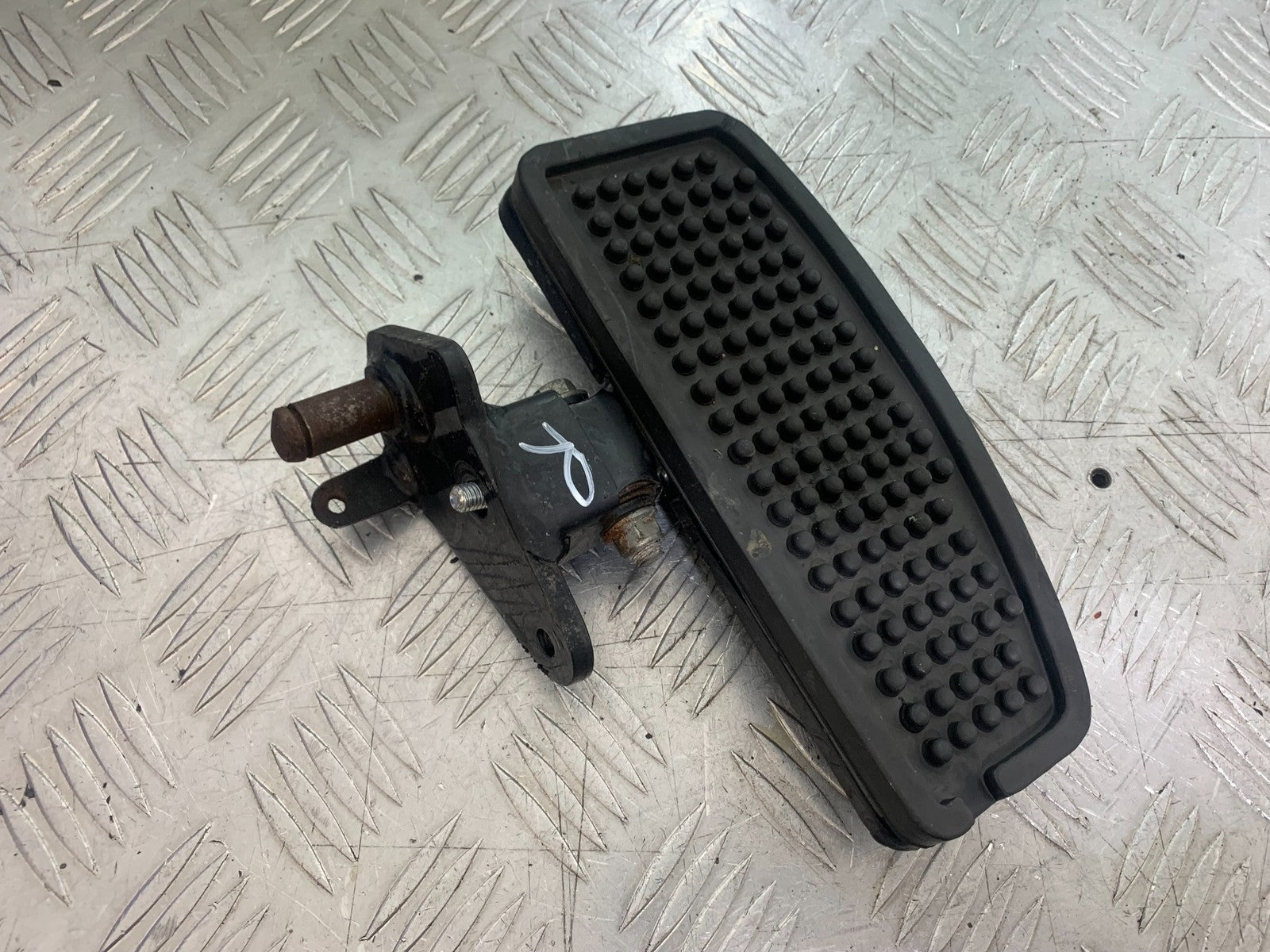 PIONEER NEVADA XF125 RIGHT FOOTBOARD YEAR 2009 (CMB1214)