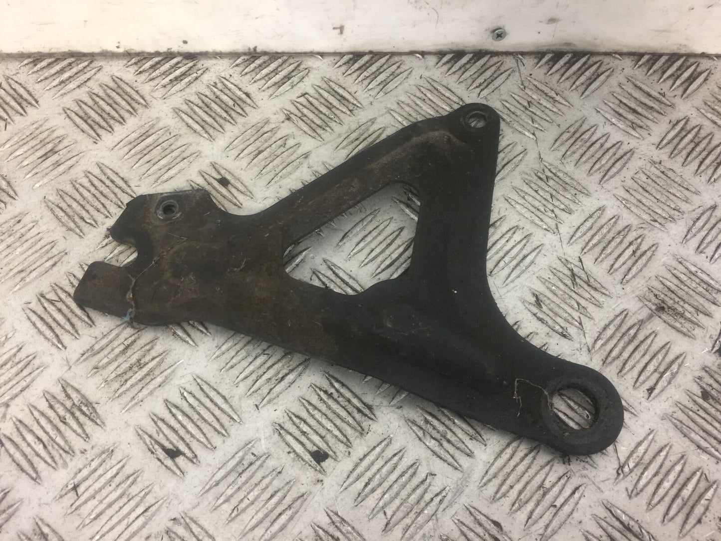 YAMAHA XS1100 XS 1100 MIDNIGHT SPECIAL REAR CALIPER BRACKET YEAR 1979 STOCK 408