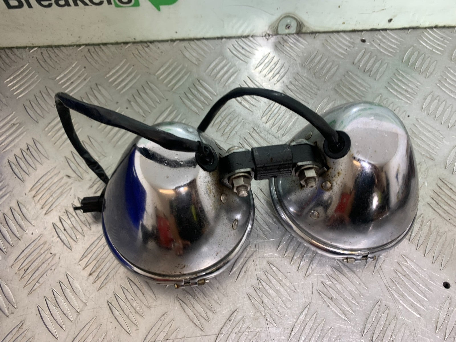 TRIUMPH SPEED TRIPLE R 1050 HEADLIGHTS  2009 (CMB1183)