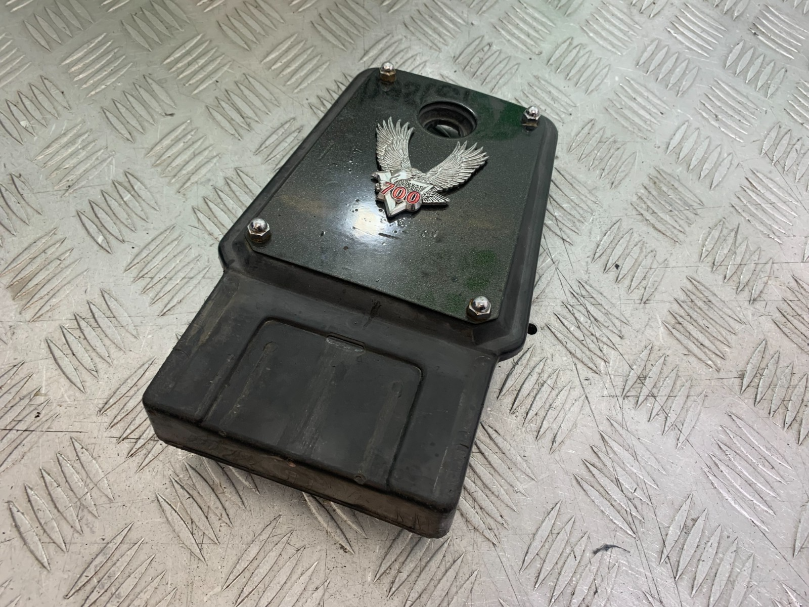 HONDA VT700 VT 700 SHADOW BACK REST POCKET AND LID  YEAR 1984-85 (CMB1328)