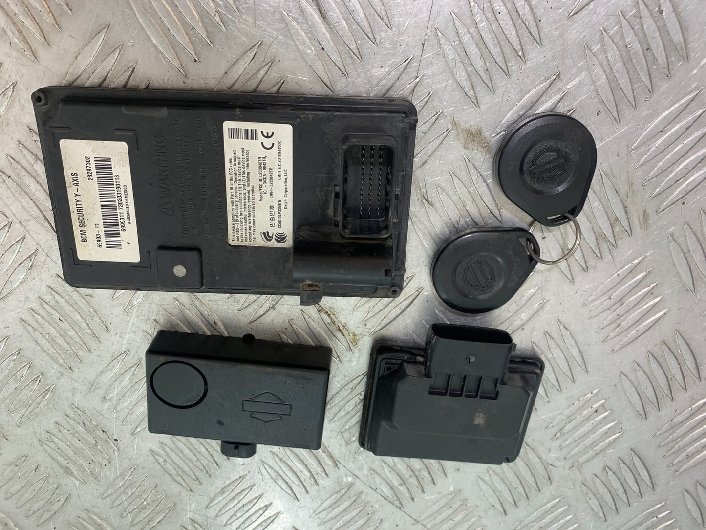 HARLEY DAVIDSON FXS BLACKLINE 1585 IMMOBILISER SET AND FOBS  YEAR 2012 (CMB1147)