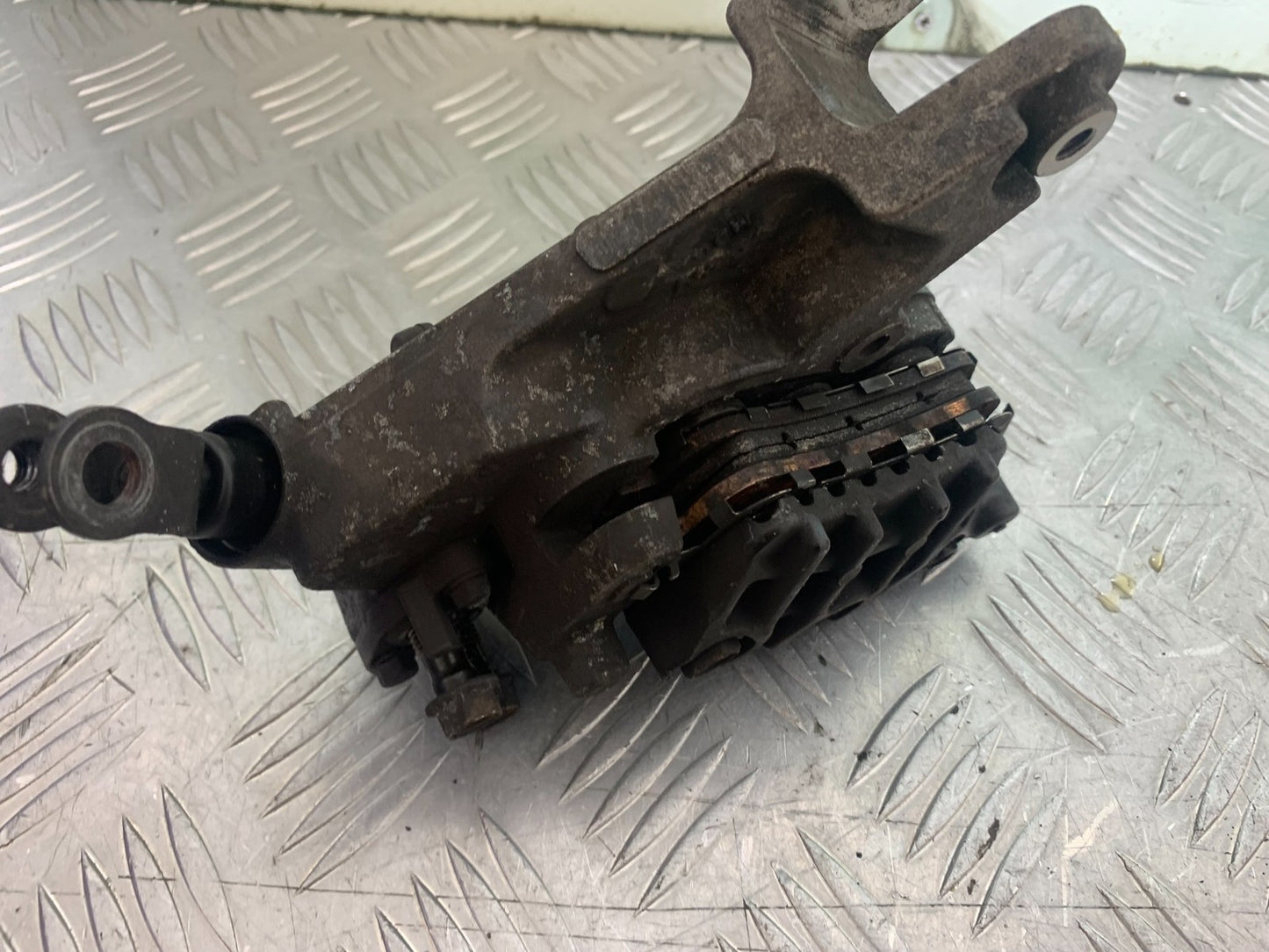 HONDA VFR800 PRE V-TEC FRONT LEFT CALIPER  YEAR 1998-2001 (CMB1233)