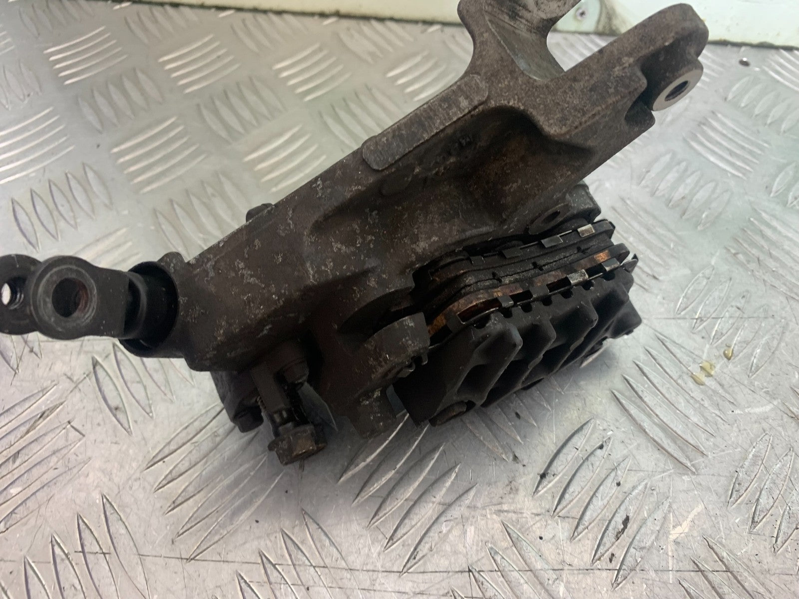 HONDA VFR800 PRE V-TEC FRONT LEFT CALIPER  YEAR 1998-2001 (CMB1233)