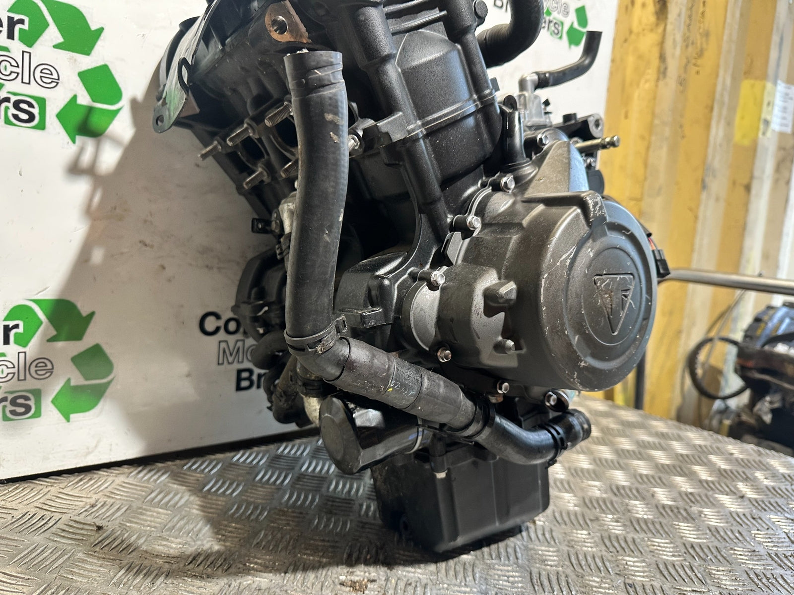 TRIUMPH TRIDENT 660 ENGINE YEAR 2021-2024 (CMB1148)