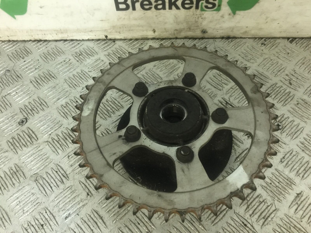 SUZUKI GSF600 GSF 600 BANDIT REAR SPROCKET CARRIER  YEAR 1997 (STOCK 729)