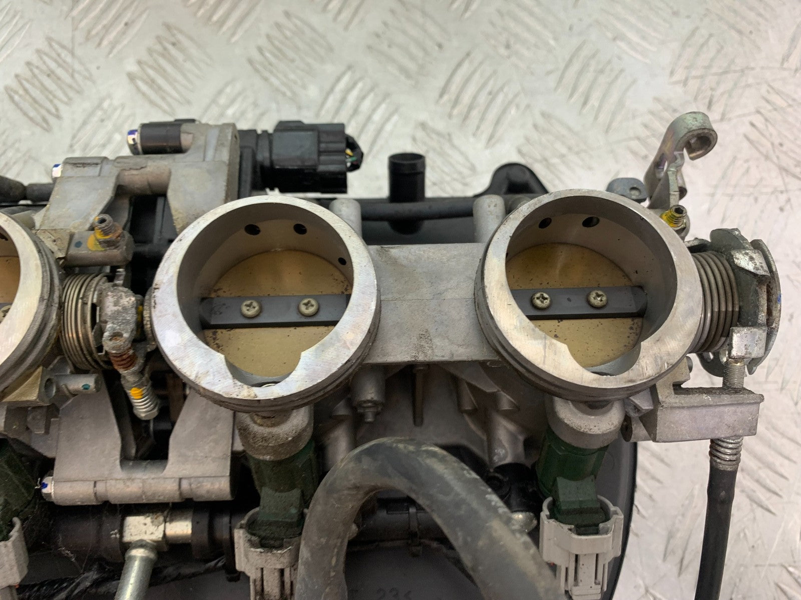 KAWASAKI ZX10R ZX10 R THROTTLE BODIES   2008-2010 (CMB1301)