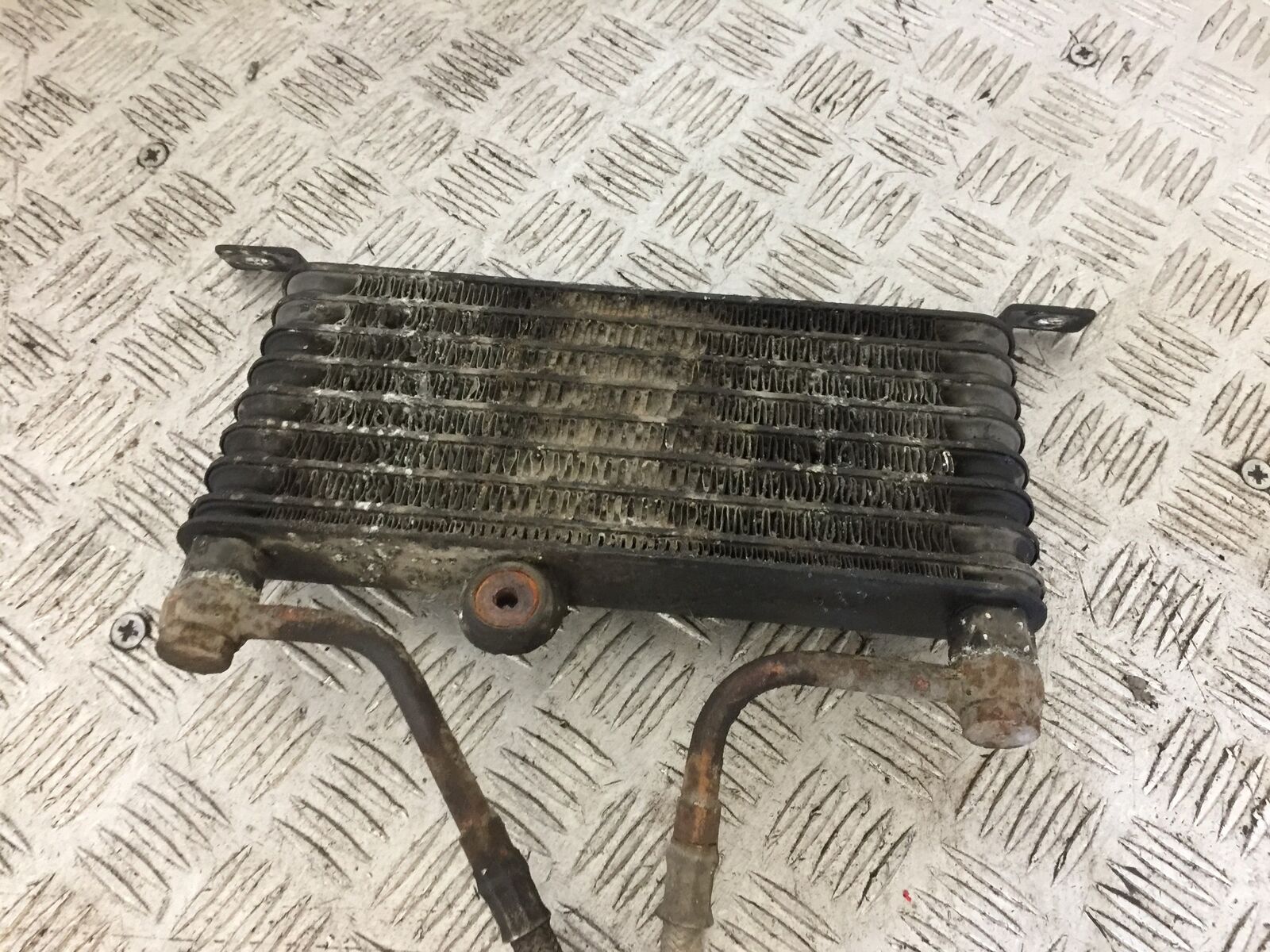 TRIUMPH 955i SPRINT ST OIL COOLER YEAR 1999-2004 (STOCK 735)