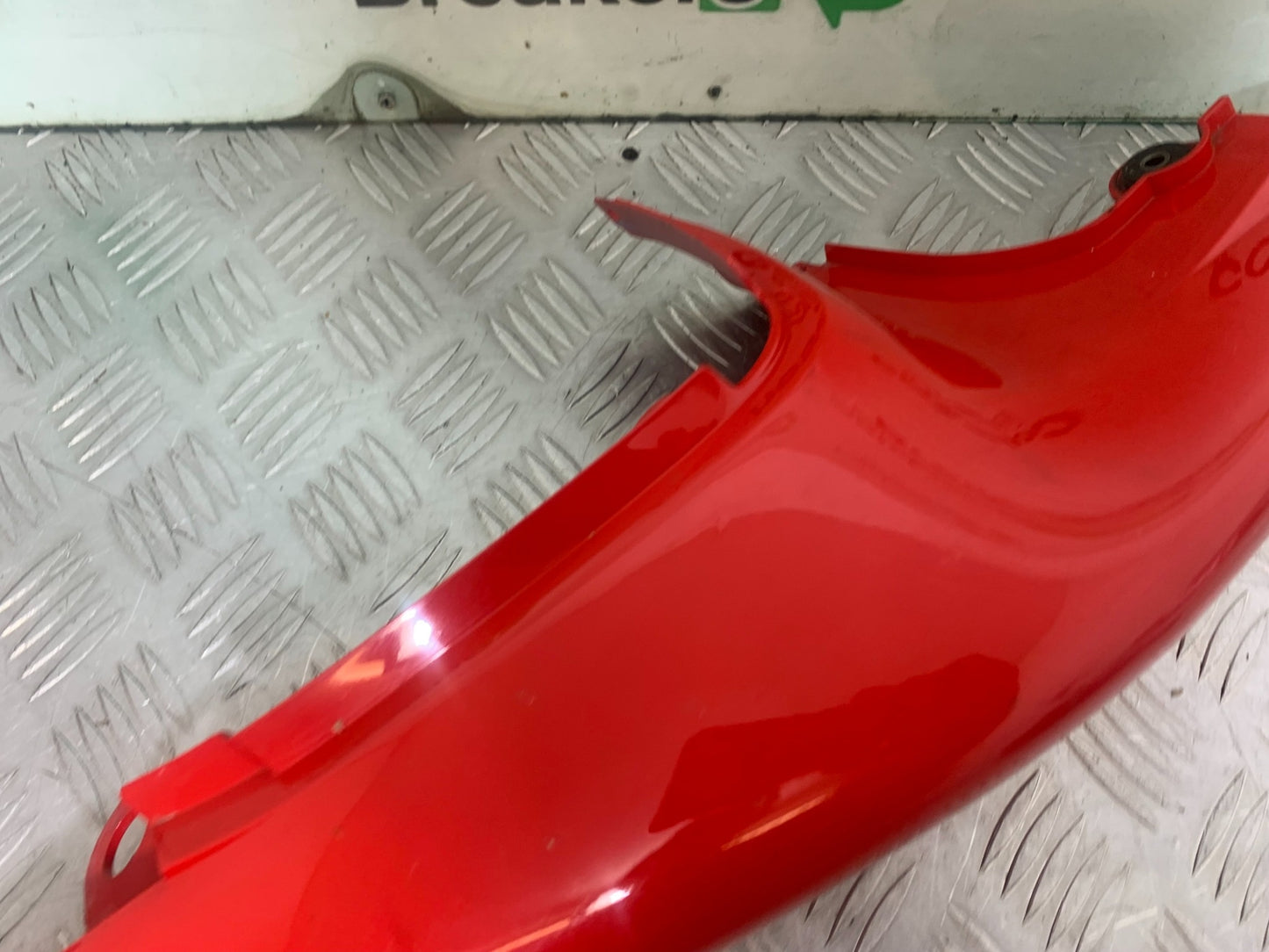 SUZUKI SV650 SV 650 mk1 RIGHT SEAT PANEL  YEAR 1999-2002 (CMB1160)