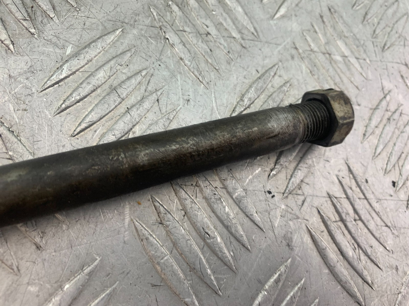KAWASAKI KXF250 KXF 250 SWINGARM SPINDLE  YEAR 2006-2008 (CMB1309)