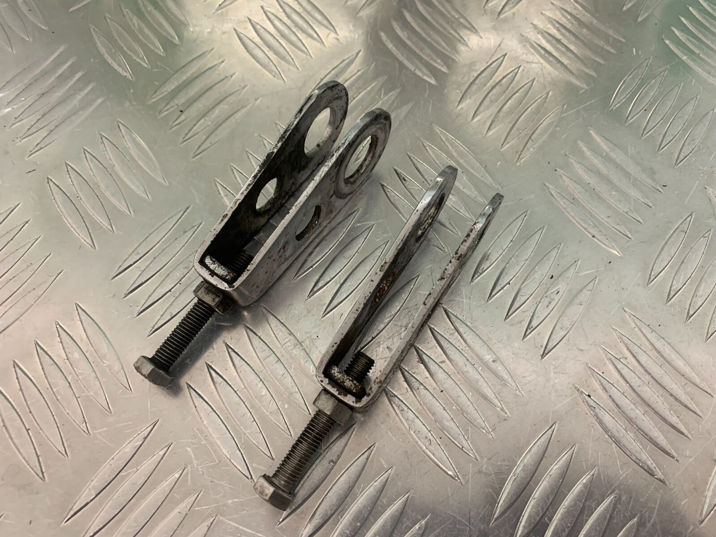 SUZUKI GS750 E GS 750E CHAIN ADJUSTERS  YEAR 1979  (STOCK 959)