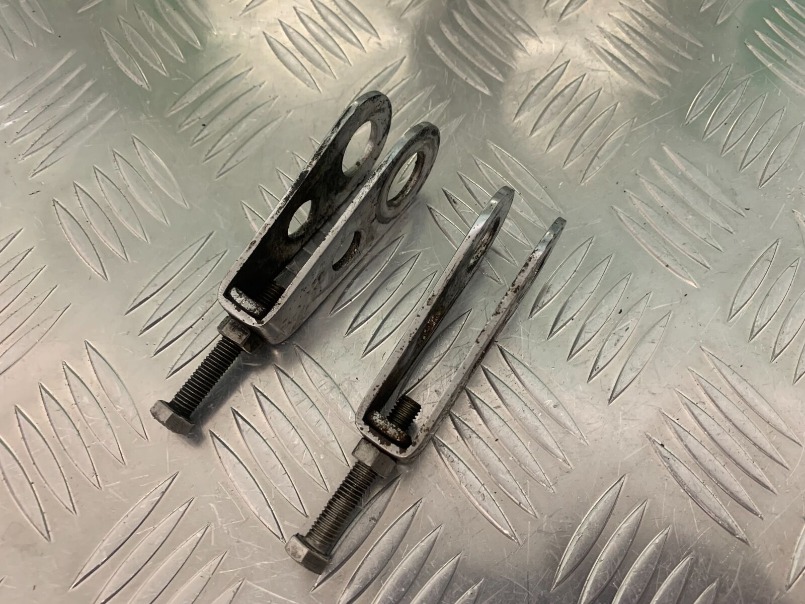 SUZUKI GS750 E GS 750E CHAIN ADJUSTERS  YEAR 1979  (STOCK 959)