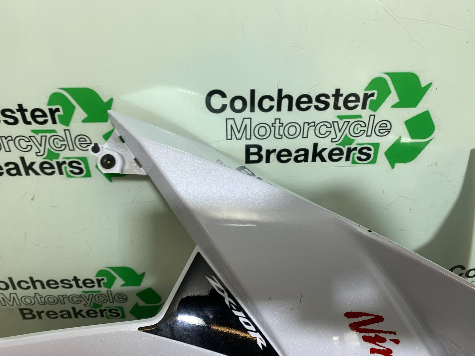 KAWASAKI ZX10R ZX10 R RIGHT FAIRING PANEL  2008-2010 (CMB1301)