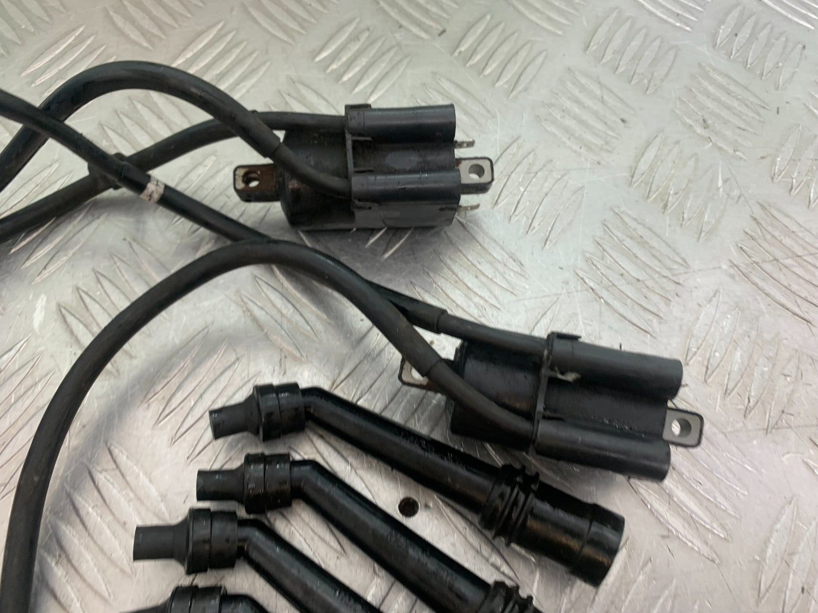 YAMAHA FZS600 FAZER 600 COILS AND CAPS   YEAR 1998-2001 (CMB1267)